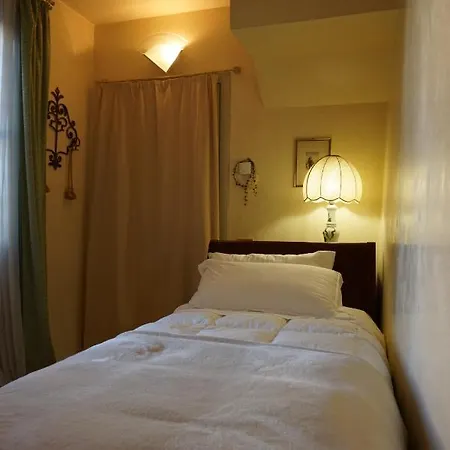 Relais Dell'osso. La Loggia מלון *