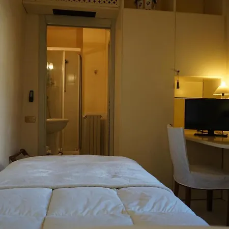 Relais Dell'osso. La Loggia * אקווי טרמה