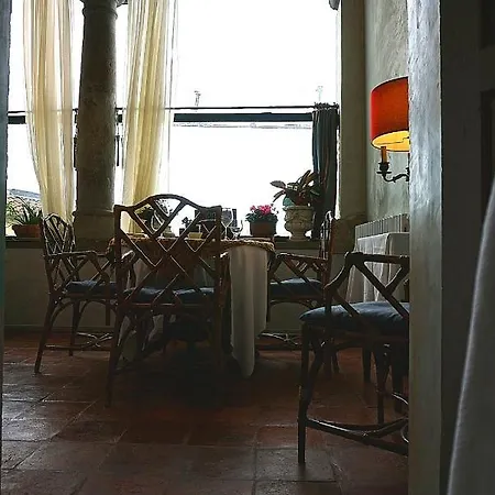 Relais Dell'osso. La Loggia * אקווי טרמה